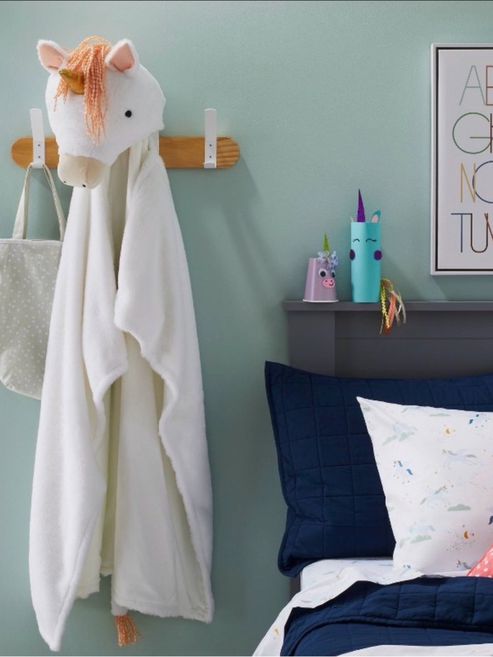 Pillowfort White Unicorn Hooded Kids Blanket Robe with Peach Mane